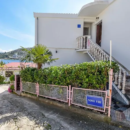 Apartament Sopic *